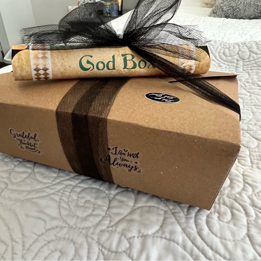 Ariana Grande God Fan Boxes *BOXES ONLY**